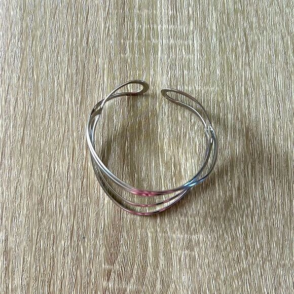 NWOT … Unique Silver Plated Cuff Bracelet - Picture 2 of 3